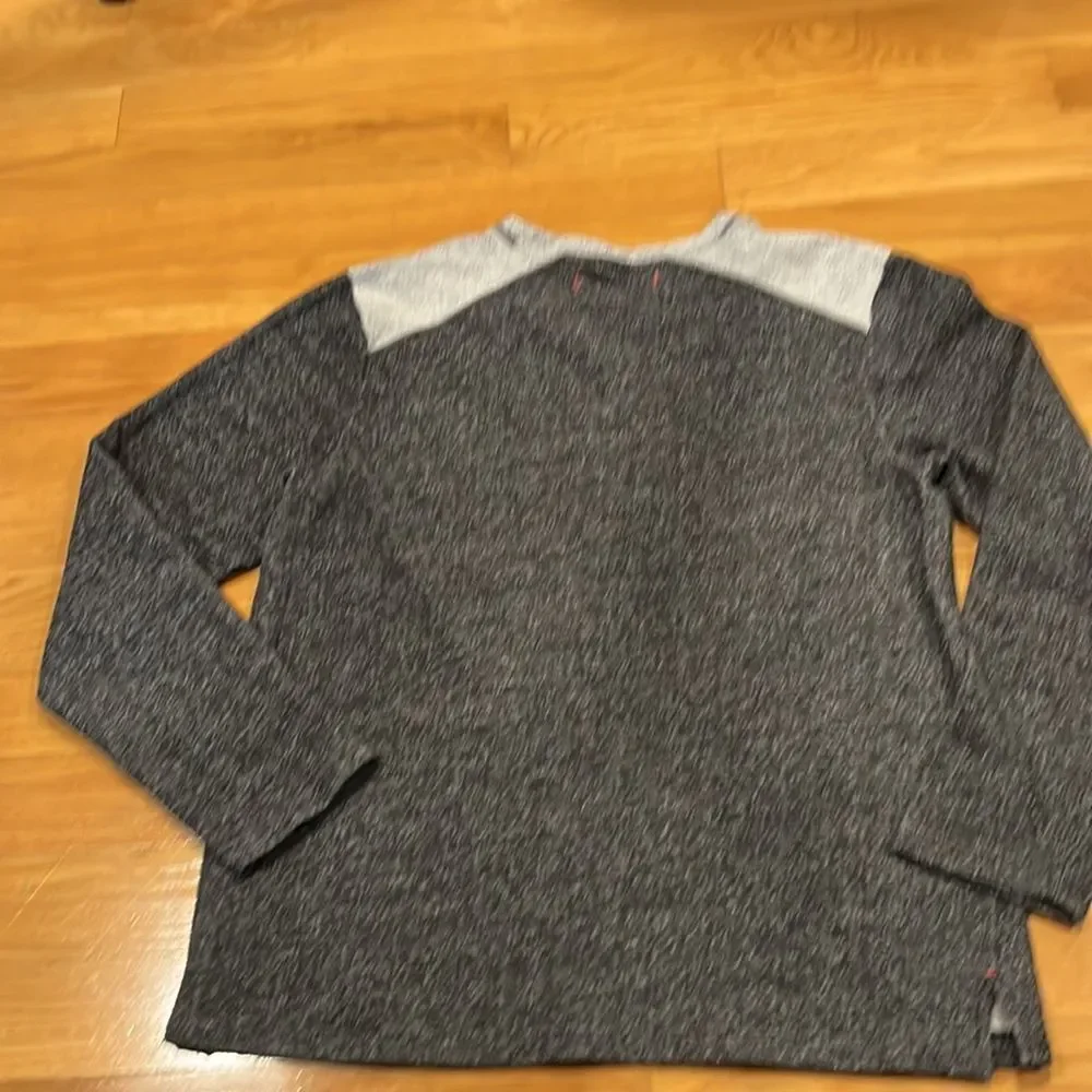 Tommy Bahama sweatshirt size large - Picture 7 of 8